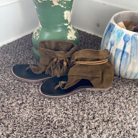 Free People ankle moccasins - Picture 2 of 4